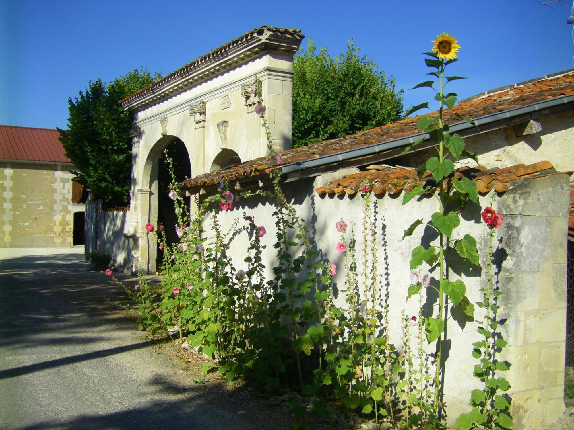 Chambre D'Hotes Clos Des Pierres Blanches Brie-sous-Archiac Exteriér fotografie
