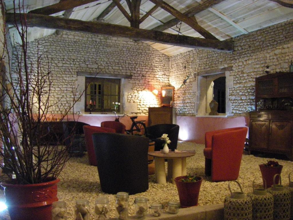 Chambre D'Hotes Clos Des Pierres Blanches Brie-sous-Archiac Exteriér fotografie